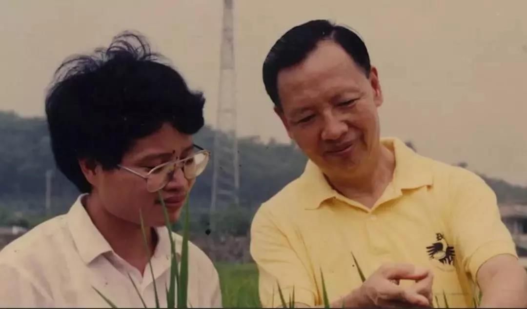 泪目!他一件毛衣穿几十年,却捐出880万毕生积蓄